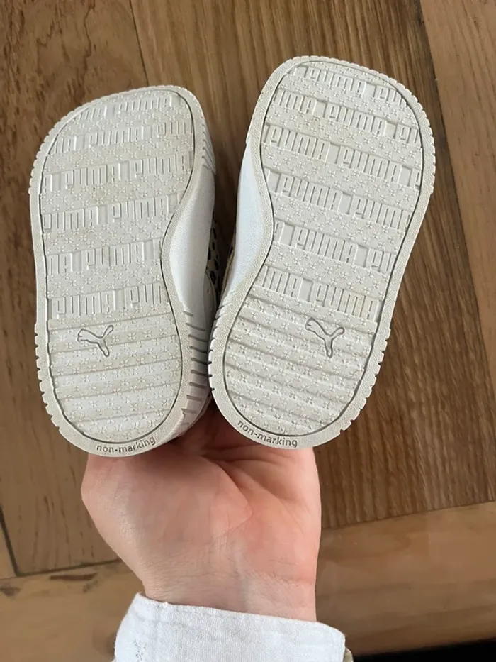 👟 Baskets Puma fille blanches léopard – Taille 21 🐆 - photo numéro 4