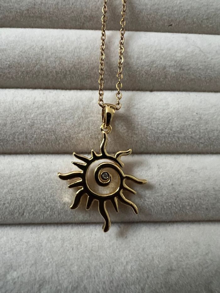 Collier doré soleil acier inoxydable - photo numéro 4