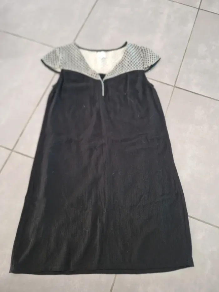 Robe noire chic