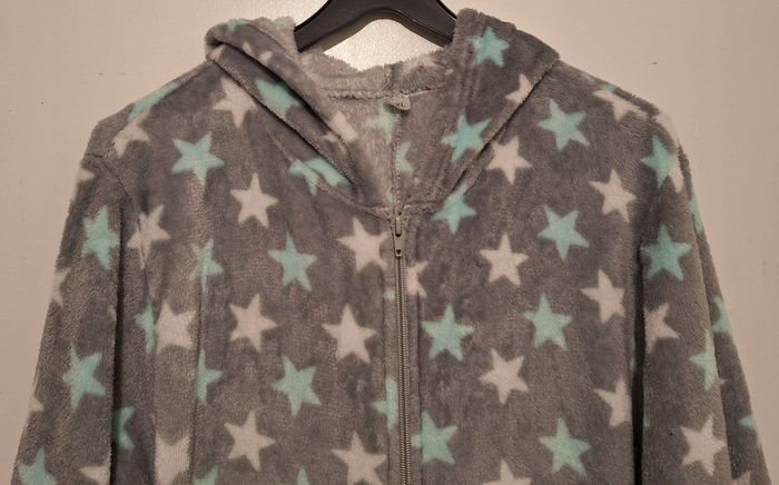 Combinaison polaire zippée imprimée d'étoiles avec une capuche - photo numéro 2