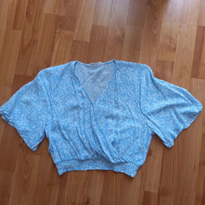 Crop Top fleuri h&m taille 12 14 ans - photo numéro 3