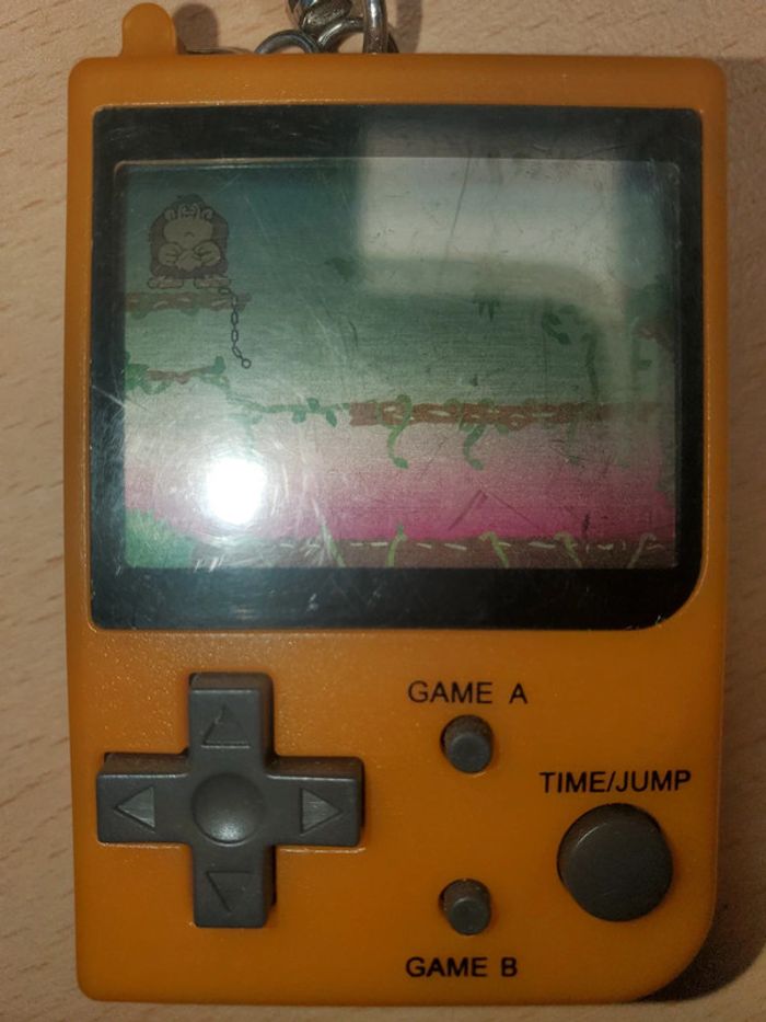Vends mini console Game Watch Donkey Kong . - photo numéro 3