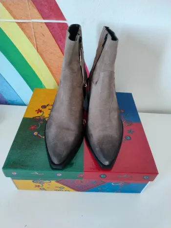 Bottines Lazamani en suede