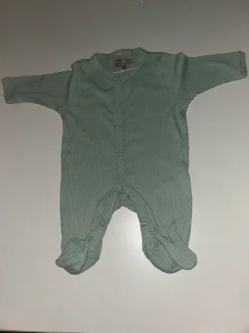 Lot pyjamas bodys naissance neuf jamais portés