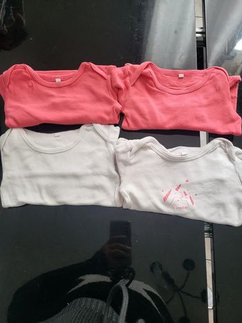 Lot de 4 bodies 3 ans