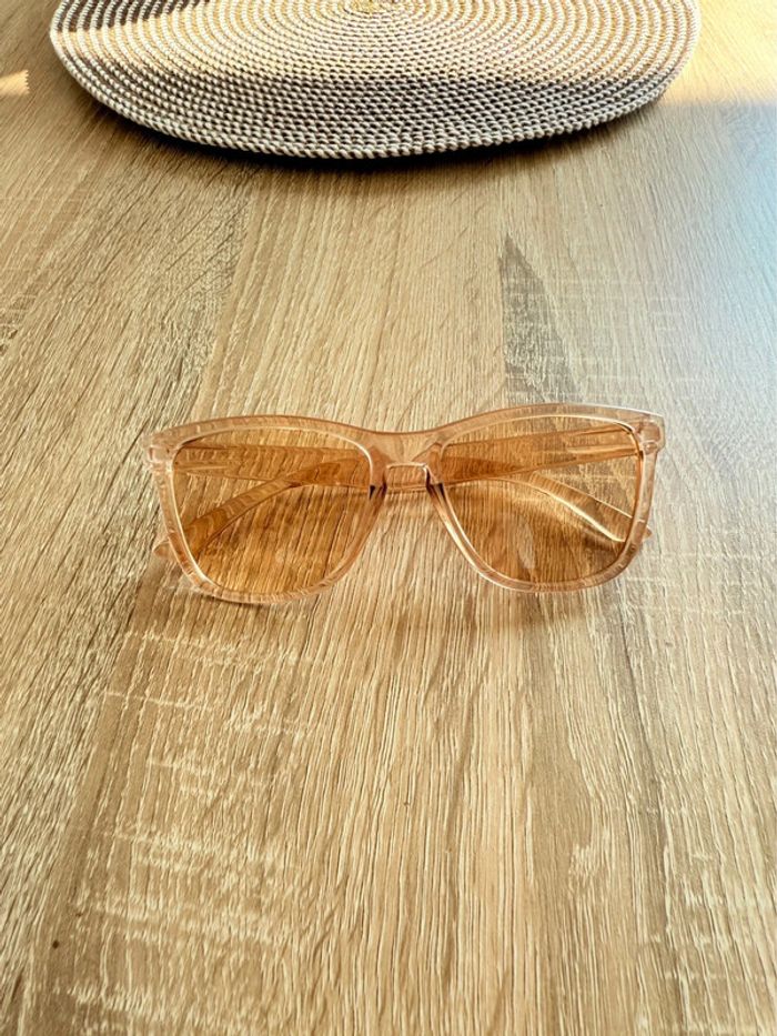 Lunette de soleil transparente orangée - photo numéro 2