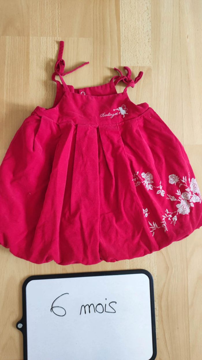 Robe rouge taille 6 mois