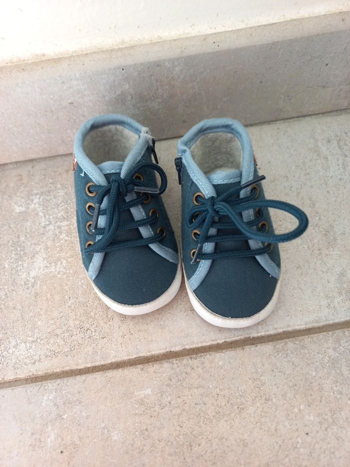 Petites chaussures bébé Mickey bleues 6/9 mois - photo numéro 2