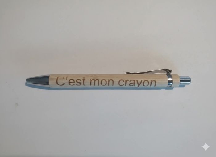 Stylo gravé : c'est mon crayon