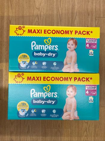 196 couches taille 4+ Pampers baby dry extra absorption