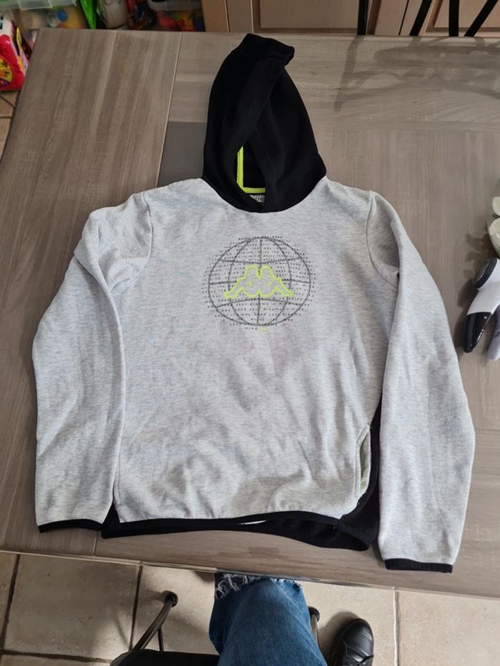 Pull à capuche kappa