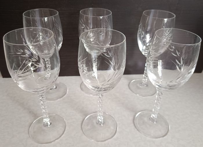 6 verres de vin rouge en cristal d'Arques modèle Fleury taillé épi de 24,5 cl - photo numéro 3