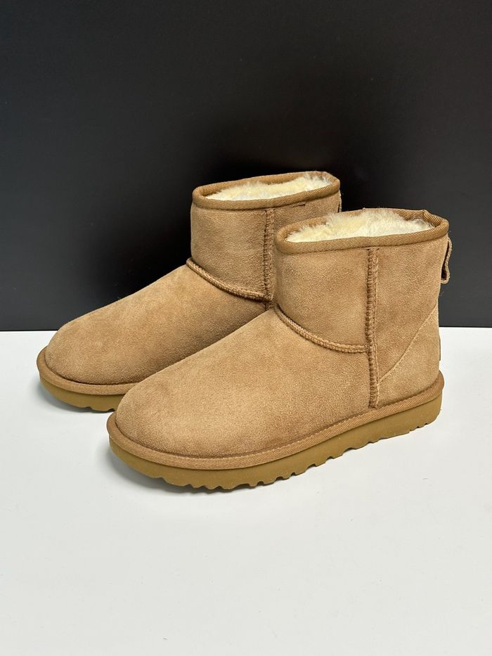 Bottes de neige courtes UGG Classic Mini en peau de mouton, chaudes, résistantes, confortables et dé - photo numéro 6