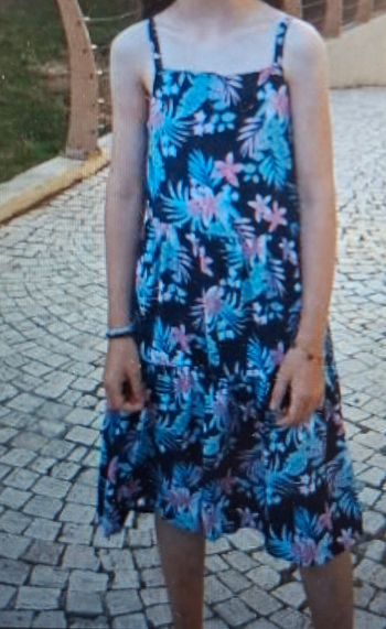Magnifique robe 8 ans été fleurs écrit 10 ans