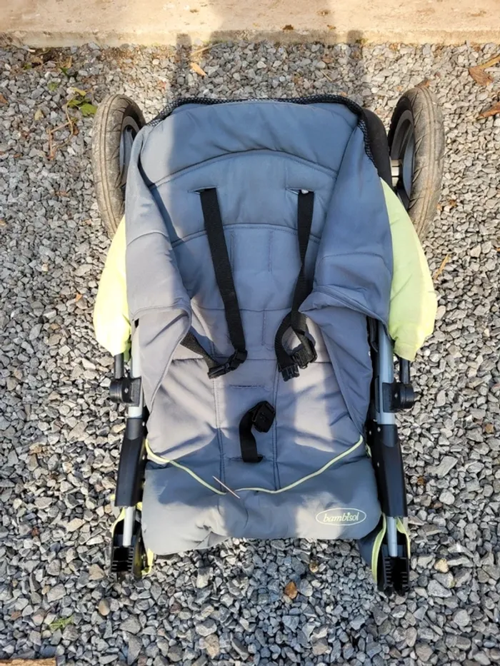 Poussette 3 roues - photo numéro 4