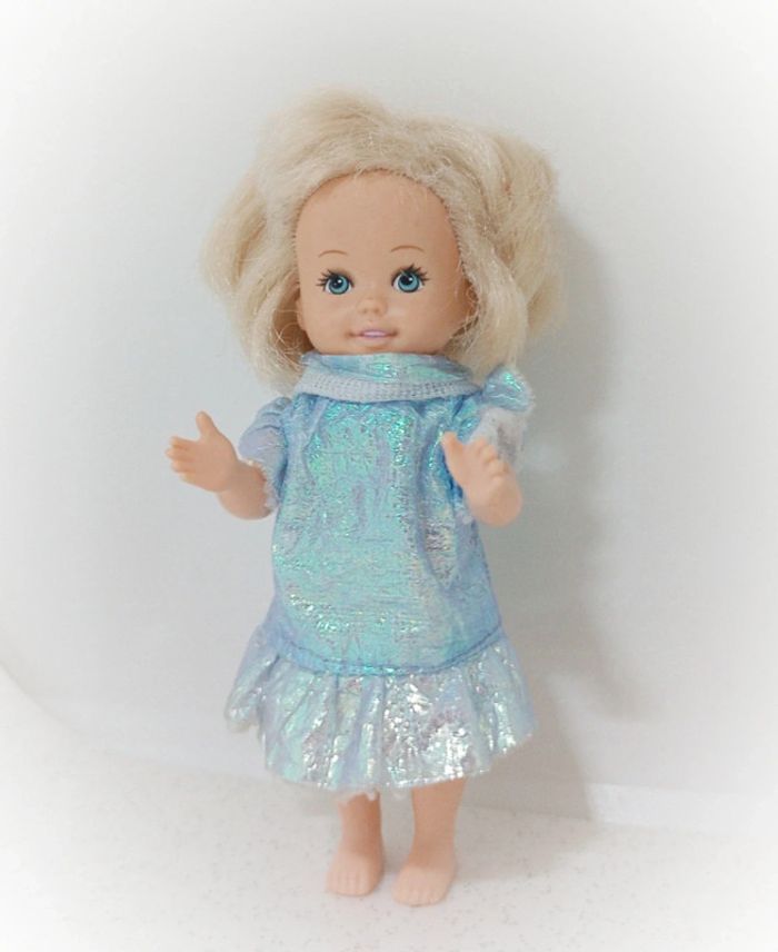 Petite poupée doll mannequin kelly Betty Shelly enfants girl fille cheveux court blonde M&C M c