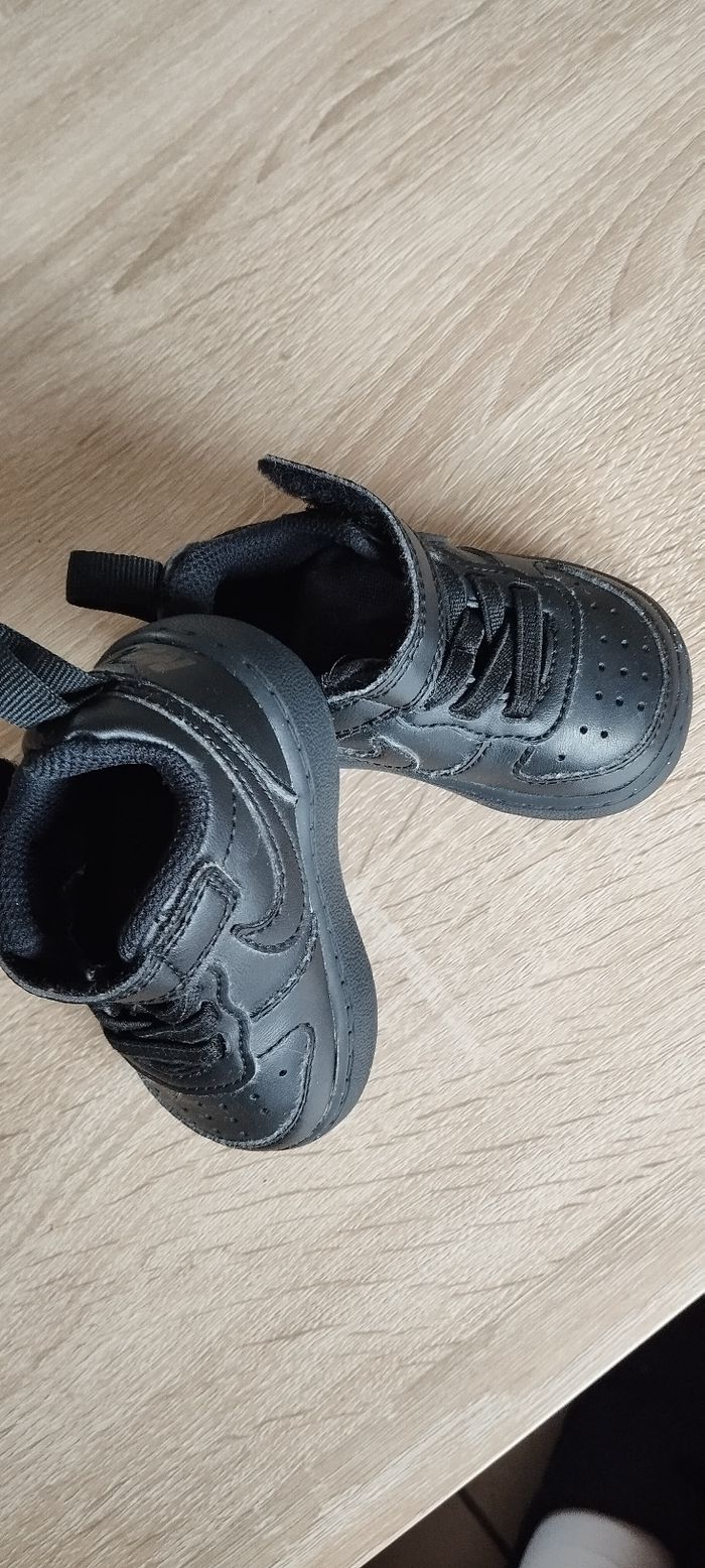 Basket Nike enfants /bébé 18,5 - photo numéro 3