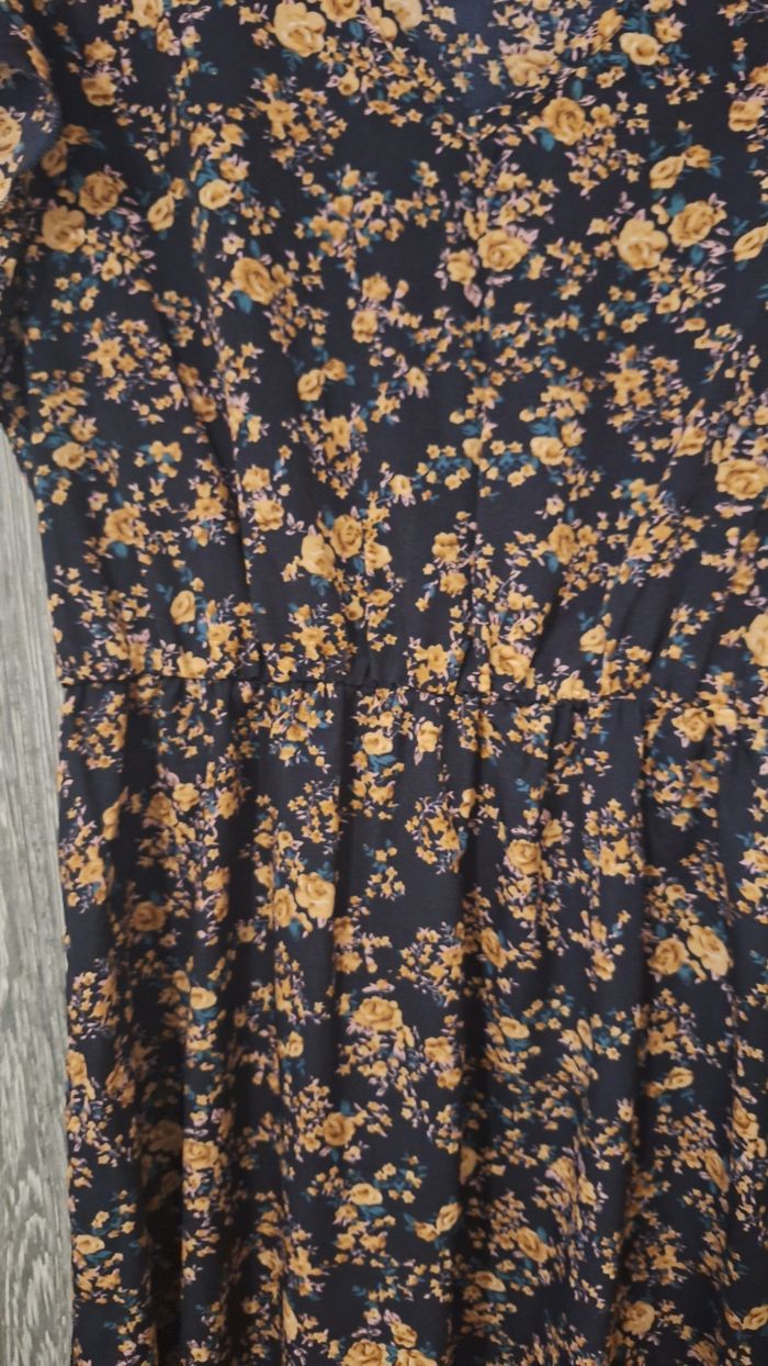 Robe col v trapèze imprimé fleuri beige et rose - photo numéro 5