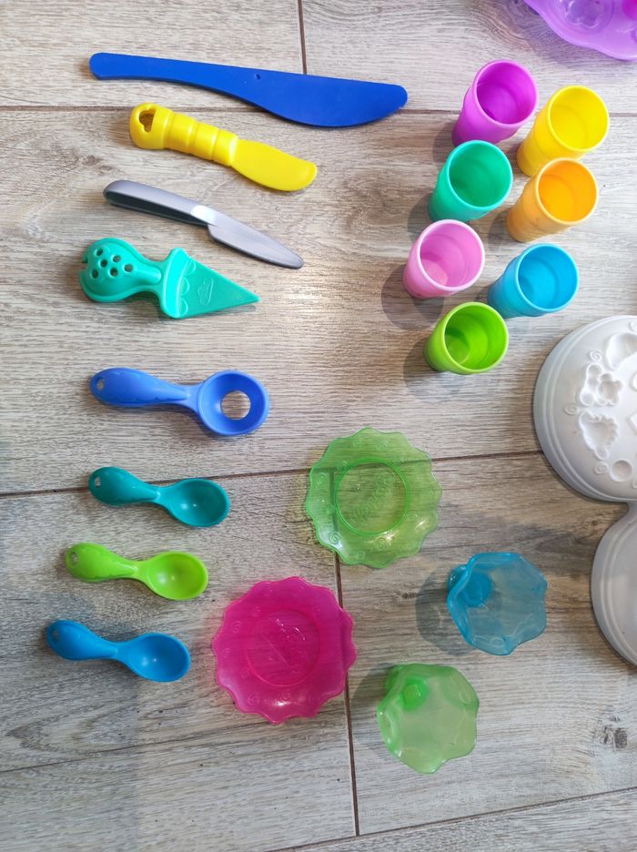 Machine à glaces. Pâte à modeler et accessoires - photo numéro 6