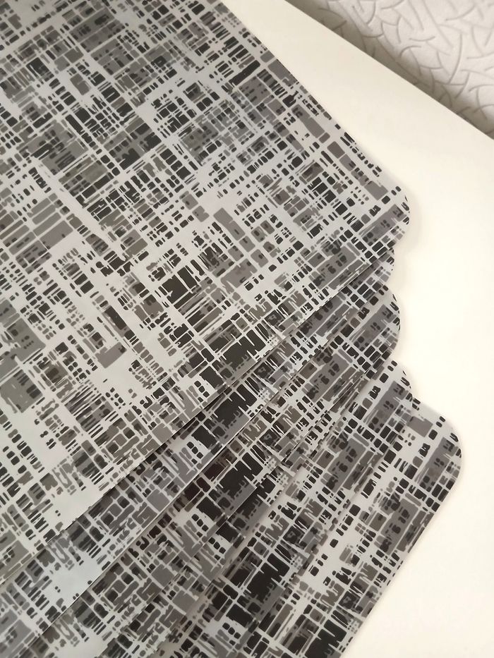 Lot de 6 sets de table à motifs graphiques, neufs - photo numéro 2