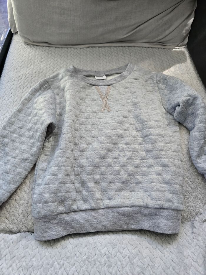 Pull gris