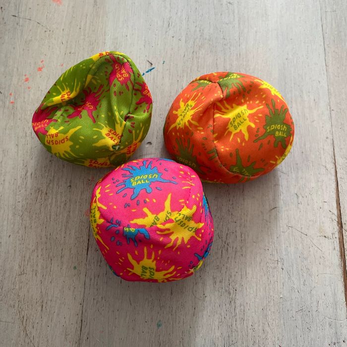Très beau lot de 3 balles en tissu