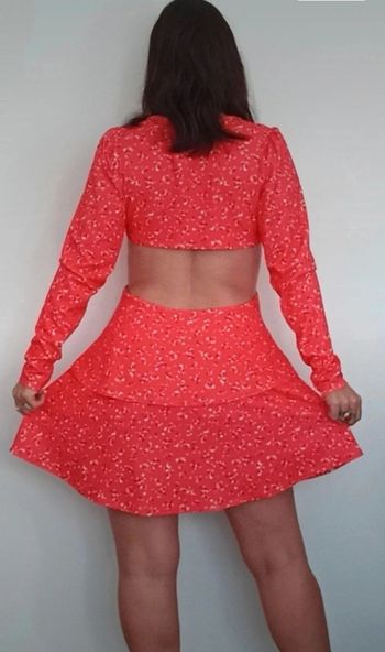 Superbe robe fleurie dos nu taille 40