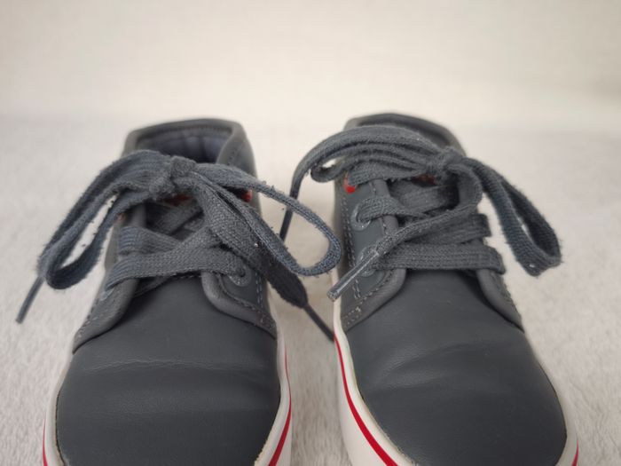 Baskets Grise Lacoste Garçon poiture 22 - photo numéro 8