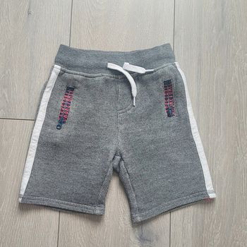 Short en coton gris. Garçon 3 ans. Marque Orchestra