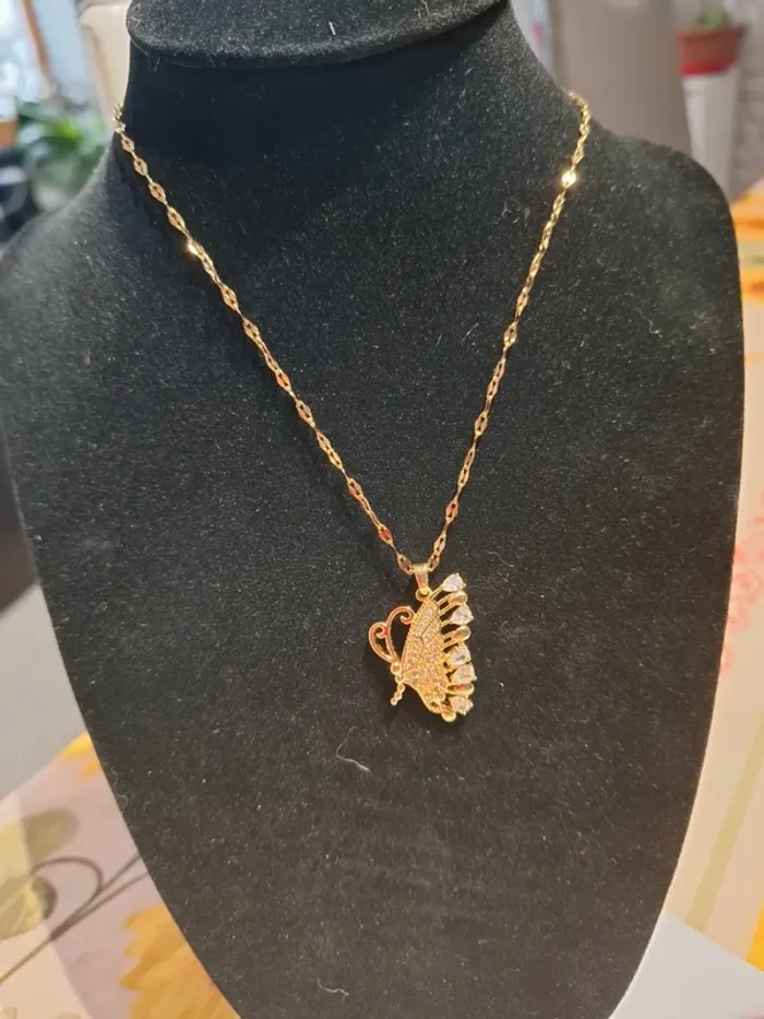 Magnifique collier femme papillon neuf - photo numéro 2