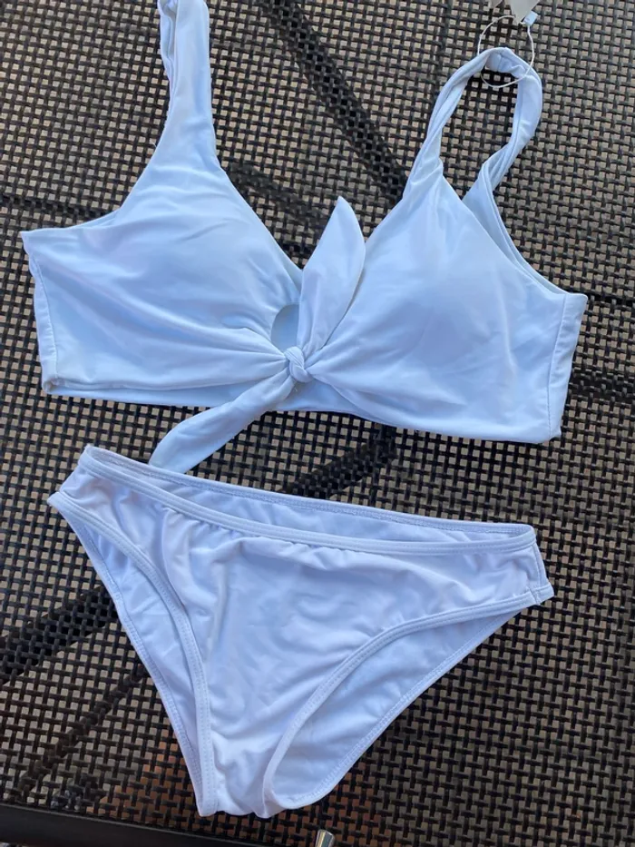 Maillot de bain 👙 deux pièces culotte, taille 40 et soutien-gorge taille 42 - photo numéro 5