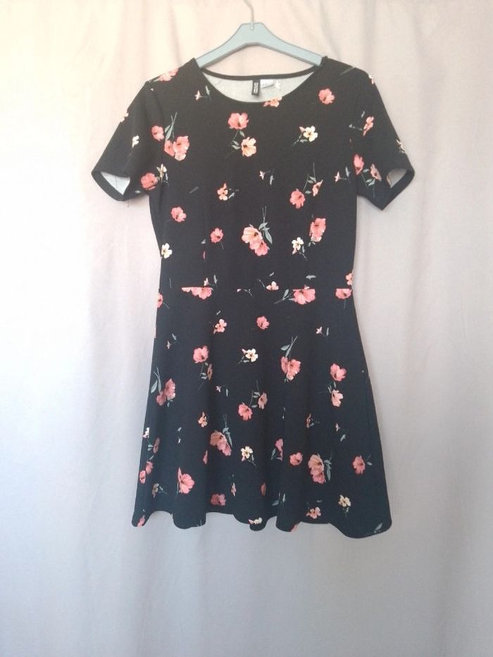 Robe patineuse fleurie taille 40