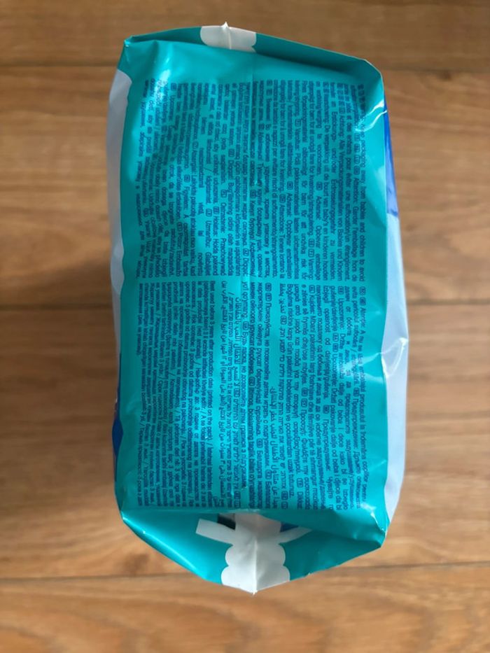 12 couches Pampers Splashers BabyShark 3-4 - photo numéro 6