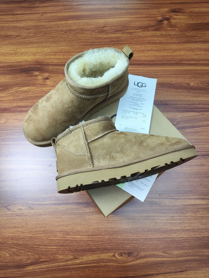 Bottes UGG Classic Ultra Mini couleur châtaigne 37