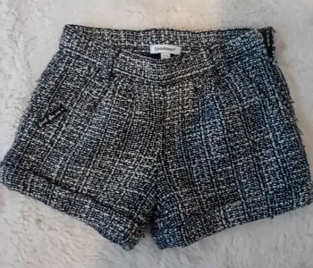 Short fille
