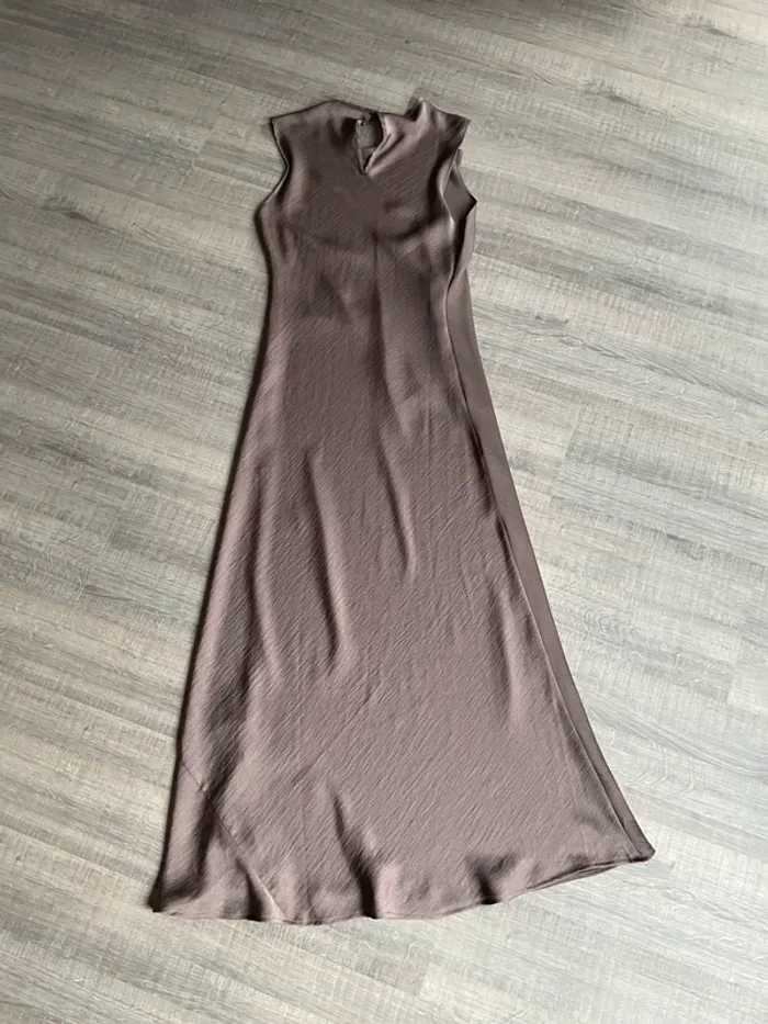 Robe satinée - photo numéro 2