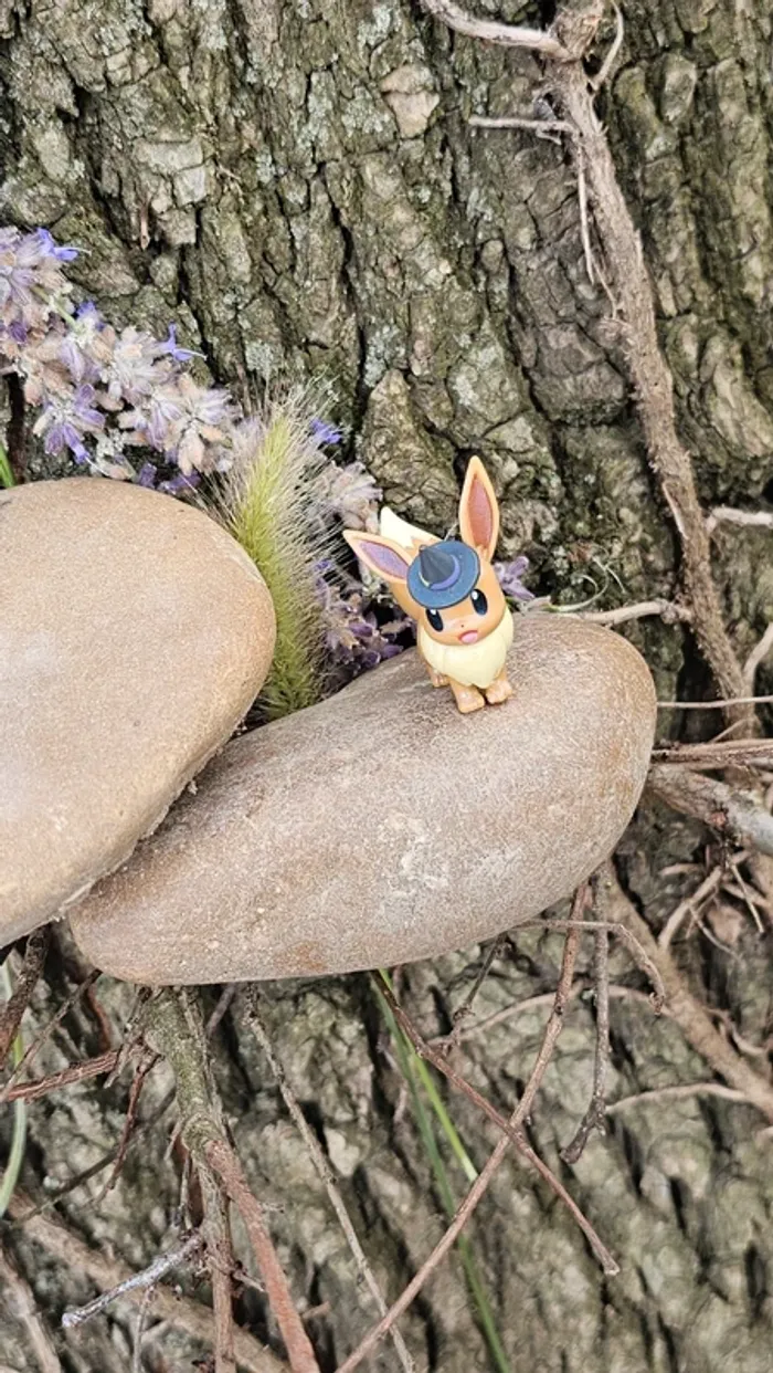 Super figurine Pokemon Nintendo Évoli halloween