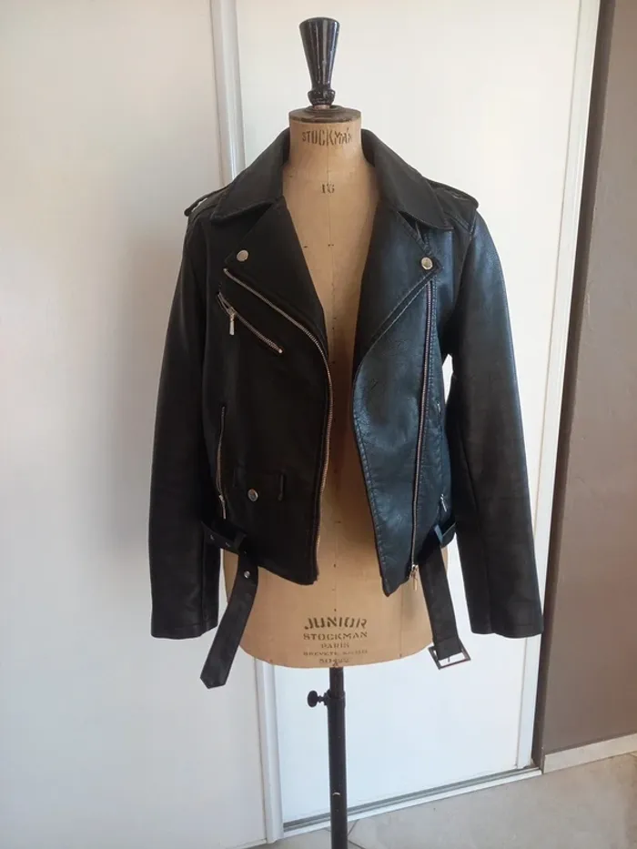 Magnifique perfecto simili cuir
