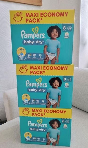 3 cartons de couches pampers taille 8