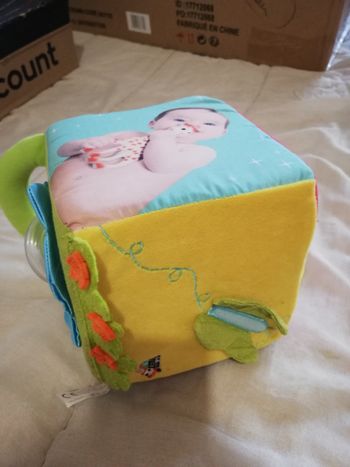 Maxi cube interactif en tissu