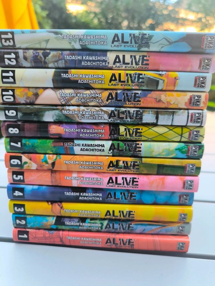 Lot de 13 mangas alive last évolution  de 1 à 13 en TB état - photo numéro 4