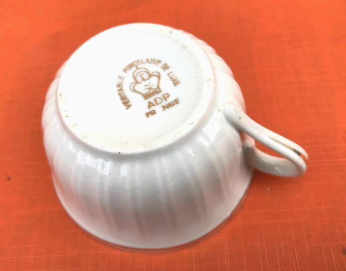 Tasse / Soucoupe à café ancienne Véritable Porcelaine de Luxe Royal ADP France - photo numéro 5