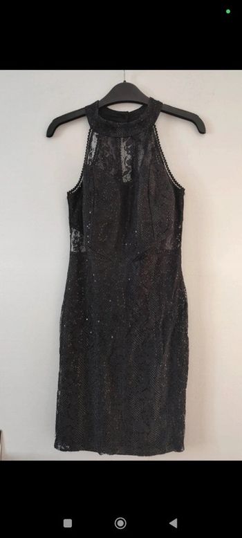 Robe noire à dentelle transparente taille 34