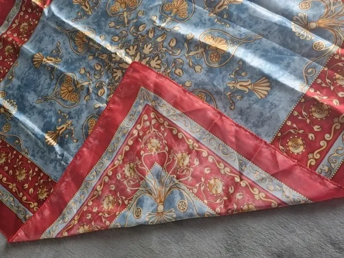 Foulard Damart Neuf - photo numéro 4