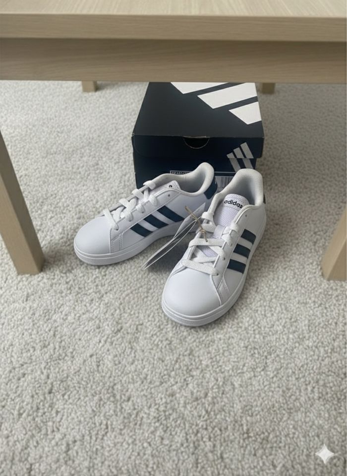 Baskets Adidas blanches & noires - Neuves - T.32 👟