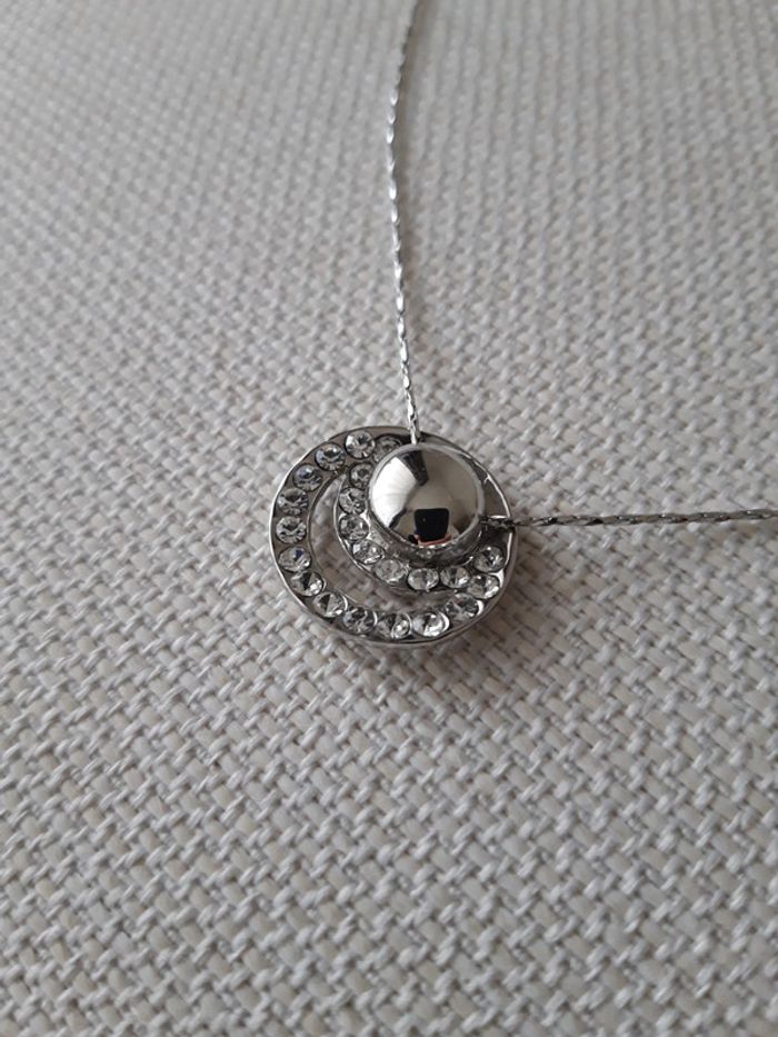 Collier avec pendentif