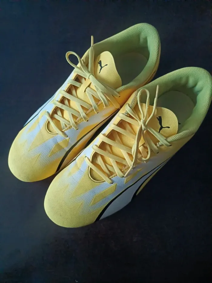 Chaussures de foot Puma - photo numéro 2