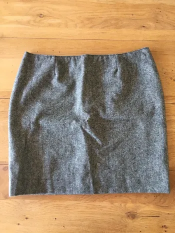 Minijupe en lainage taille 38