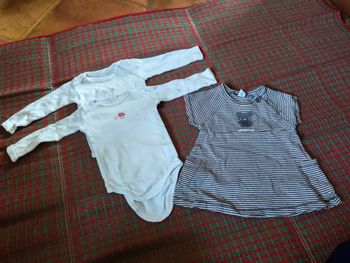 Lot de 3 vêtements fille bébé 6 mois