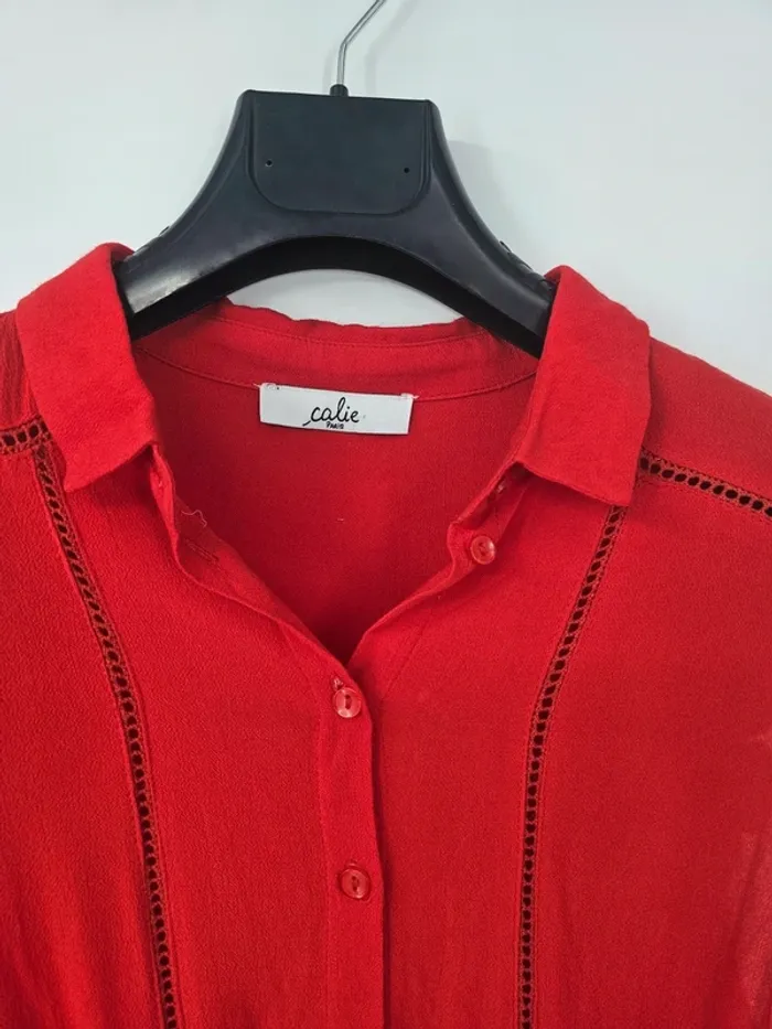 Robe rouge Calie Paris – Taille 40 – Style chemisier & dentelle – Neuve - photo numéro 2